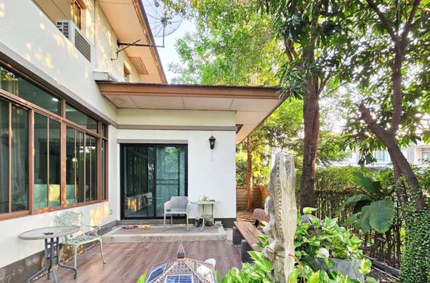 House with Shared Pool in Bangnatrad 